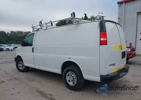 2012 Chevrolet Express 2500 Work Van z USA, uszkodzony, nr VIN 1GCWGFCA5C1179406